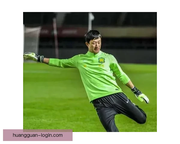 特雷-杨为新东家仅出战五场奇才宣布右股四头肌受伤暂未确定复出时间
